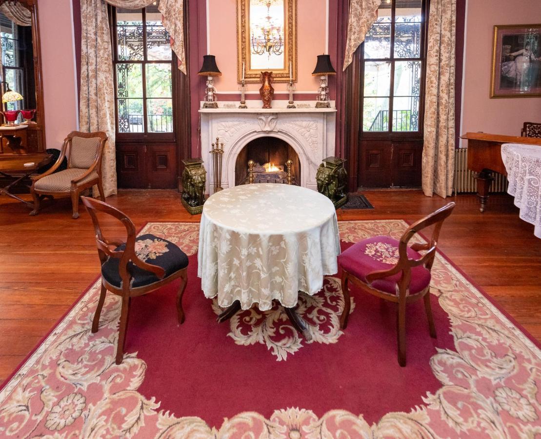 Faunbrook Bed & Breakfast (Adults Only) West Chester Buitenkant foto